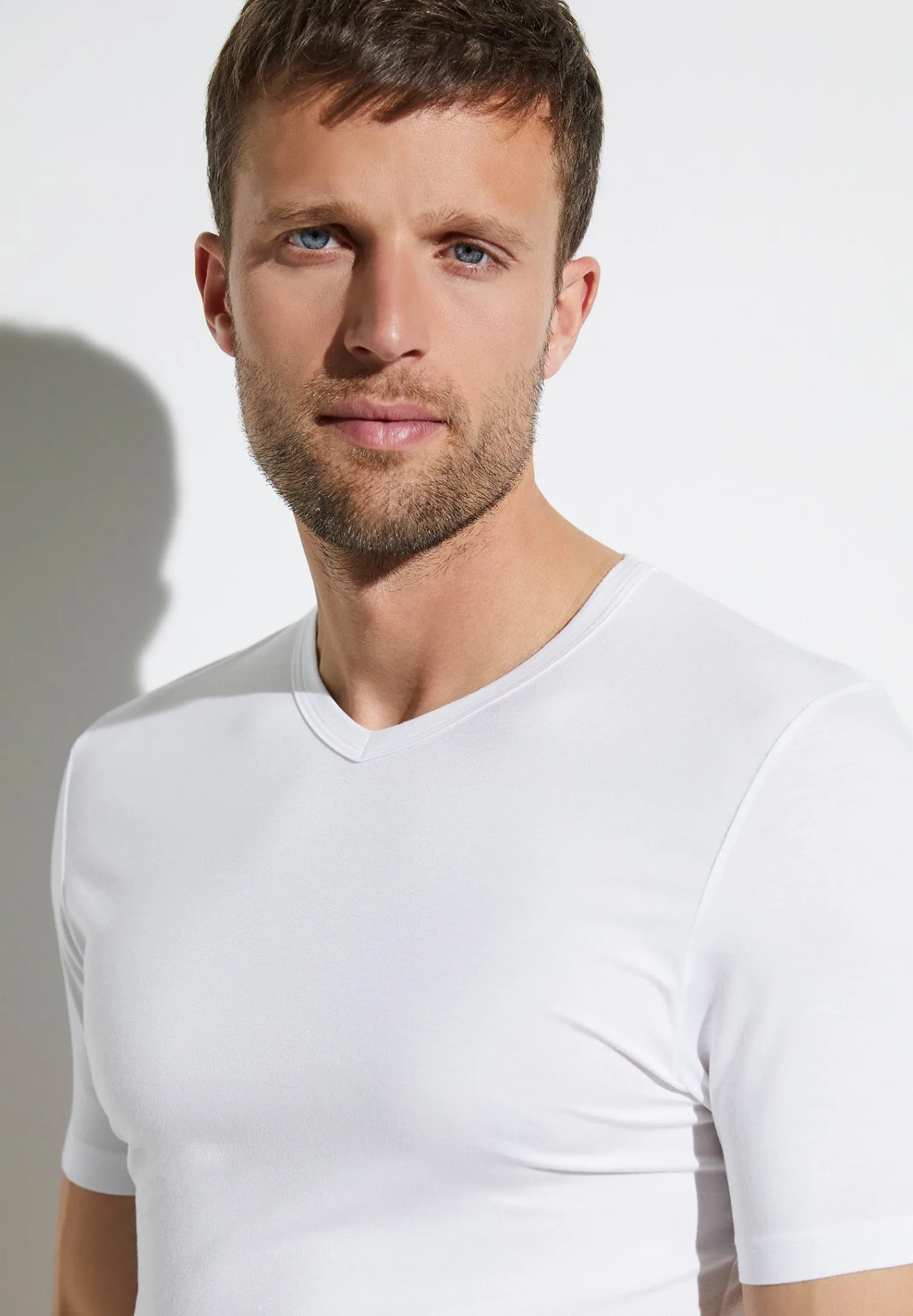 Pureness|T-Shirts-Zimmerli PurenessT-Shirt à manches courtes col en V - white