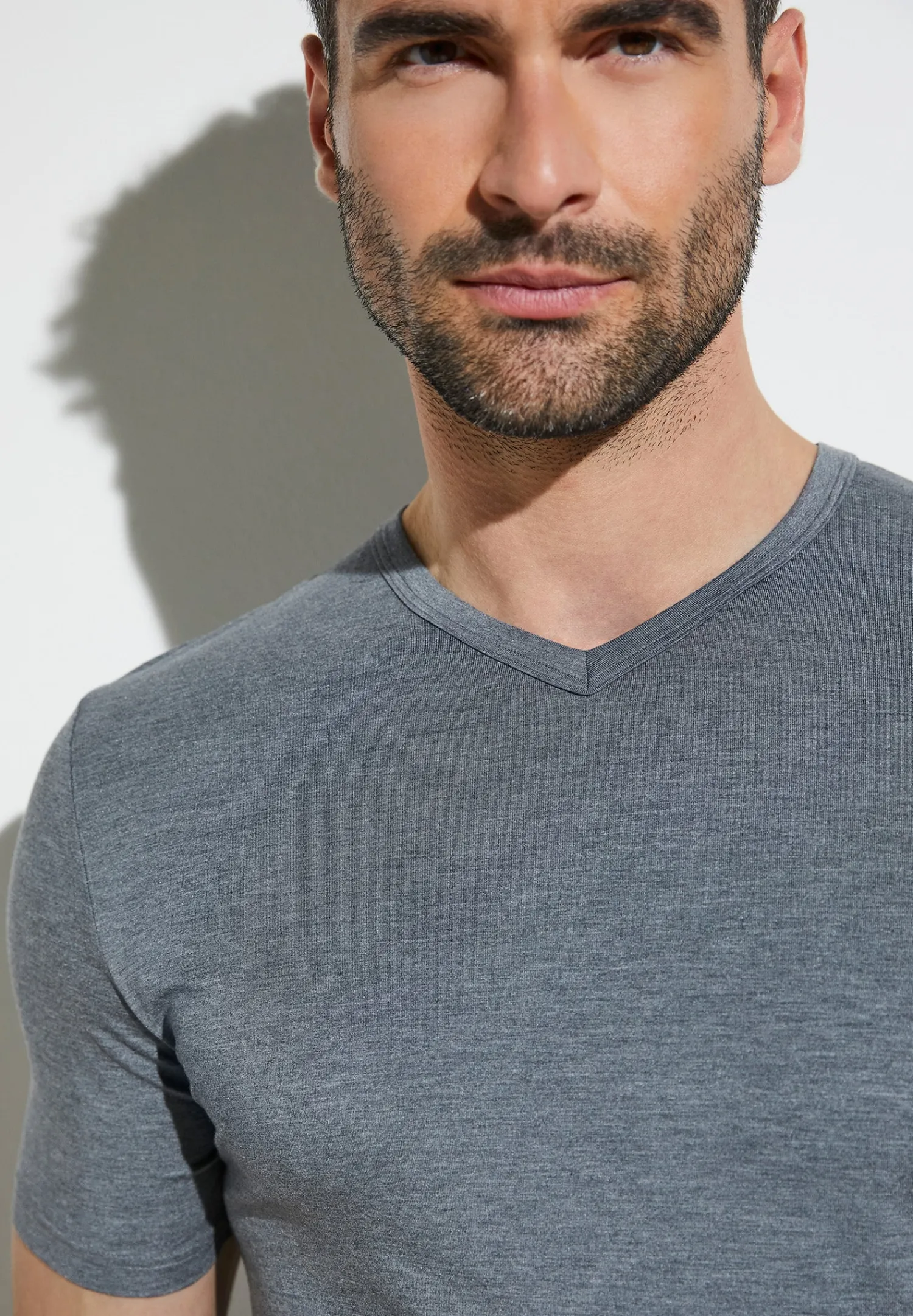 Pureness|T-Shirts-Zimmerli PurenessT-Shirt à manches courtes col en V - grey mélange