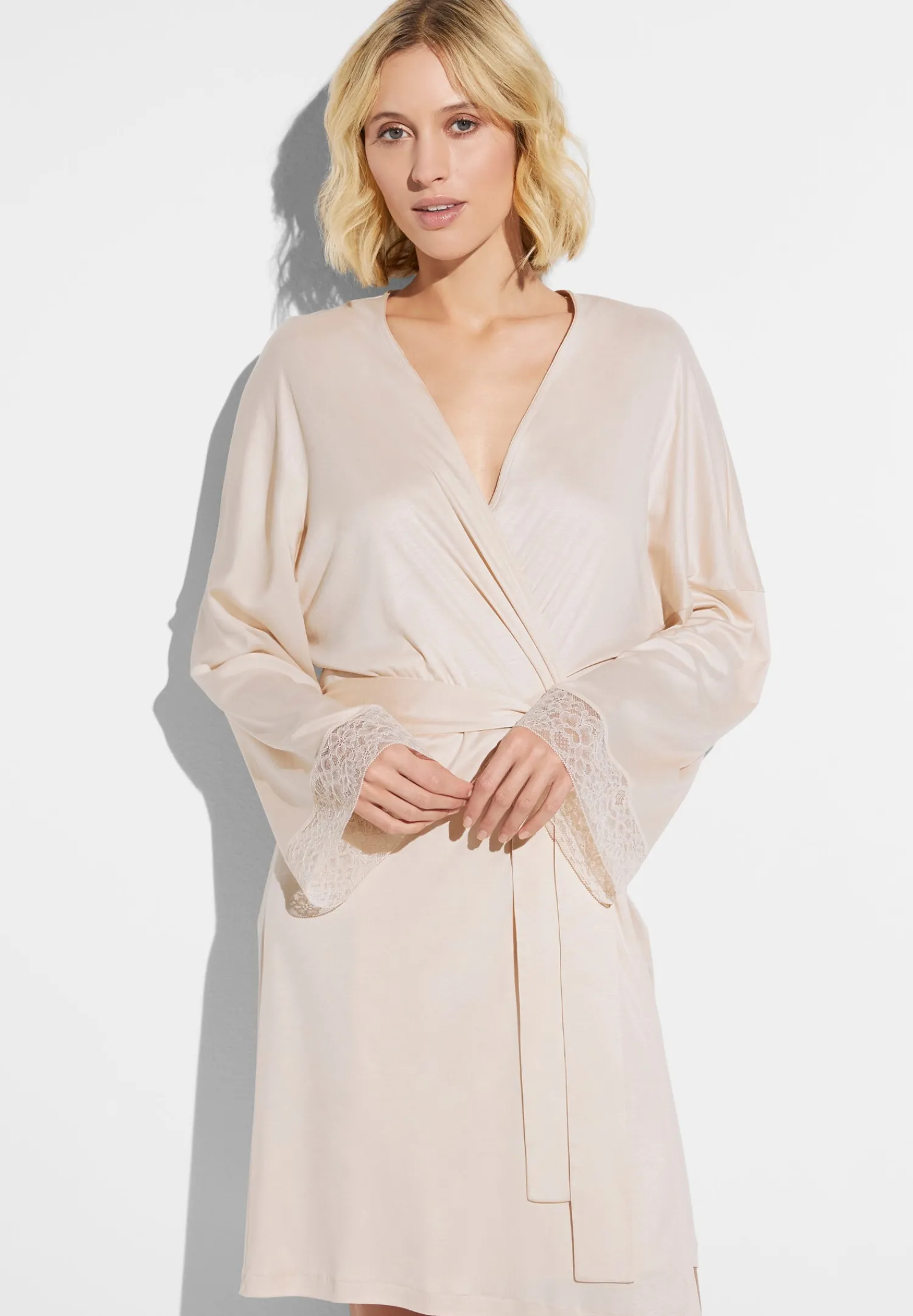 Peignoirs-Zimmerli Silk DreamsRobe de chambre courte - vanilla