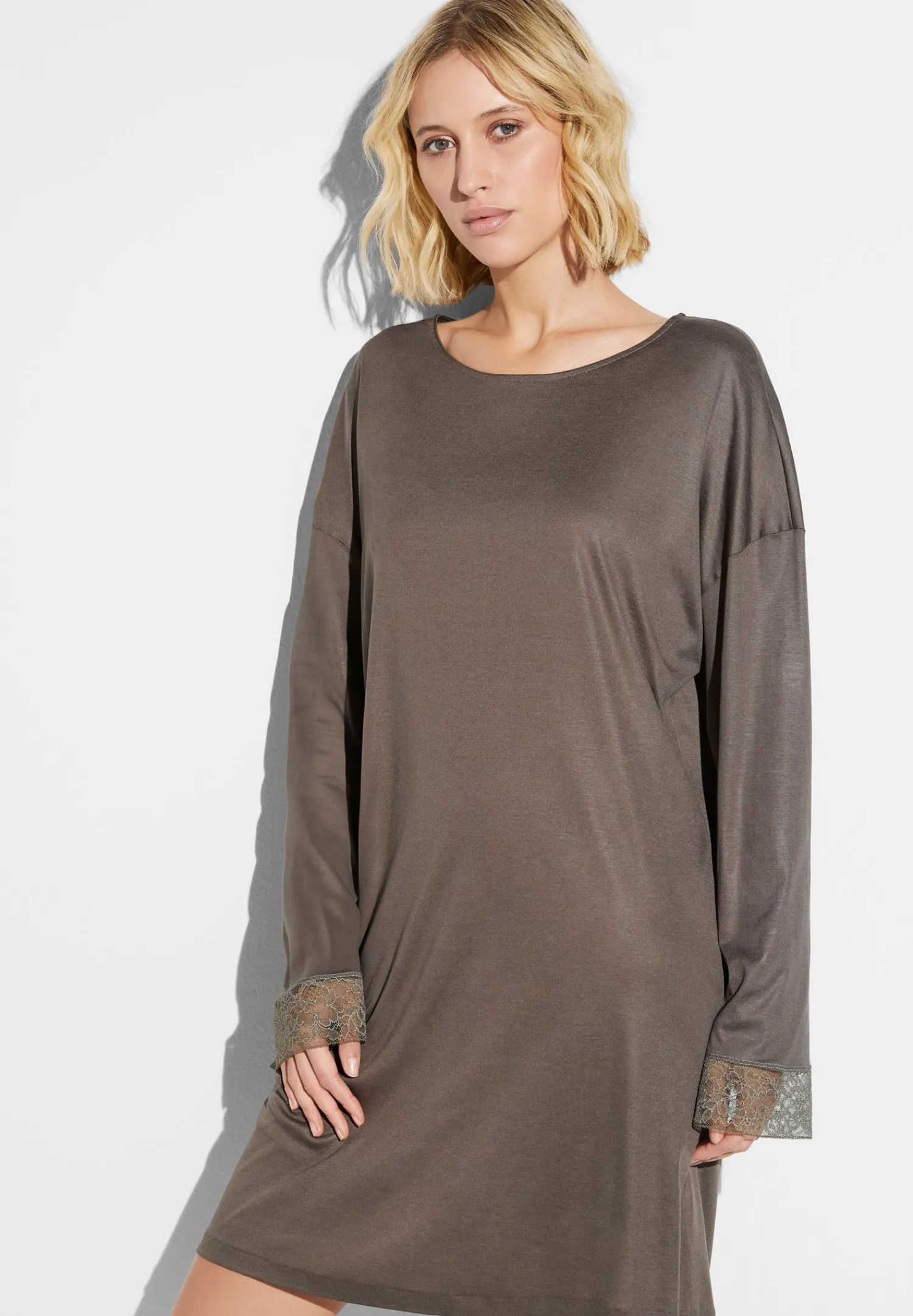 T-Shirts À Manches Longues|Chemises De Nuit-Zimmerli Silk DreamsTee-shirt de nuit manches longues - olive brown